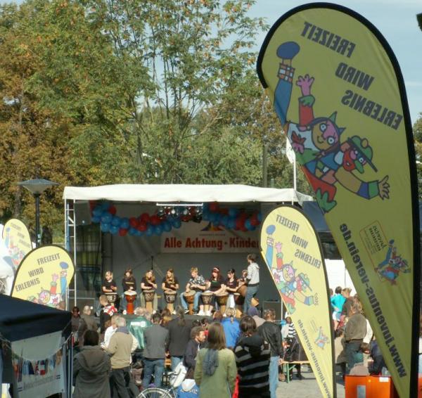 Weltkindertag 2008 am Kröpeliner Tor in der Hansestadt Rostock in Mecklenburg